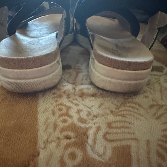 Beautiful black lede stride sandals in pristine condition size 7 - Picture 4 of 7